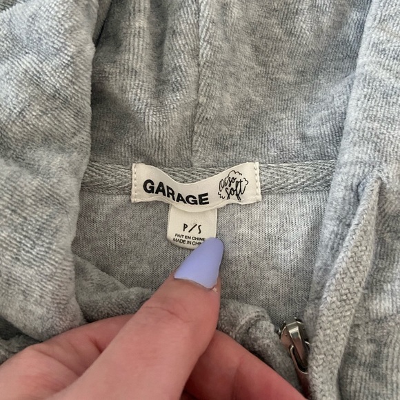 Garage Sweater Size S - Picture 3 of 3